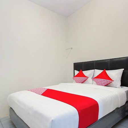 Oyo 1718 Homestay Wak Gobenk Salakan Εξωτερικό φωτογραφία